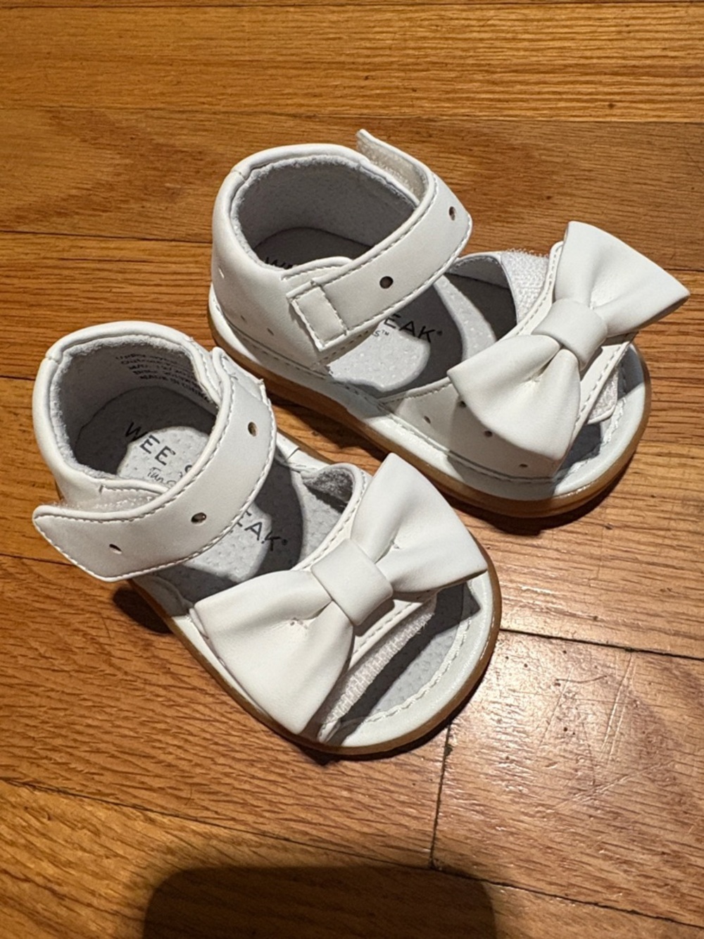 Wee Squeak Stella White Bow Baby Sandals with Hook-and-Loop Strap Size 5 & 6